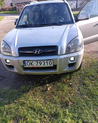 samochody osobowe Hyundai Tucson cena 17500 przebieg: 227700, rok produkcji 2008 z Debrzno